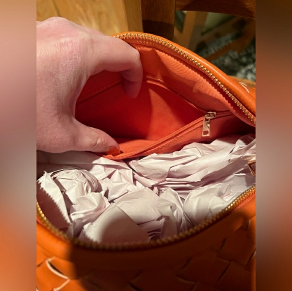 a new day Vibrant RUST ORANGE Woven Hobo Bag NWOT - Picture 6 of 10